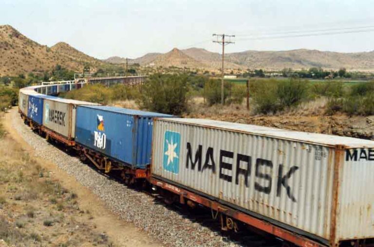 Railways launch 6 time-tabled container train services to and from JNPort